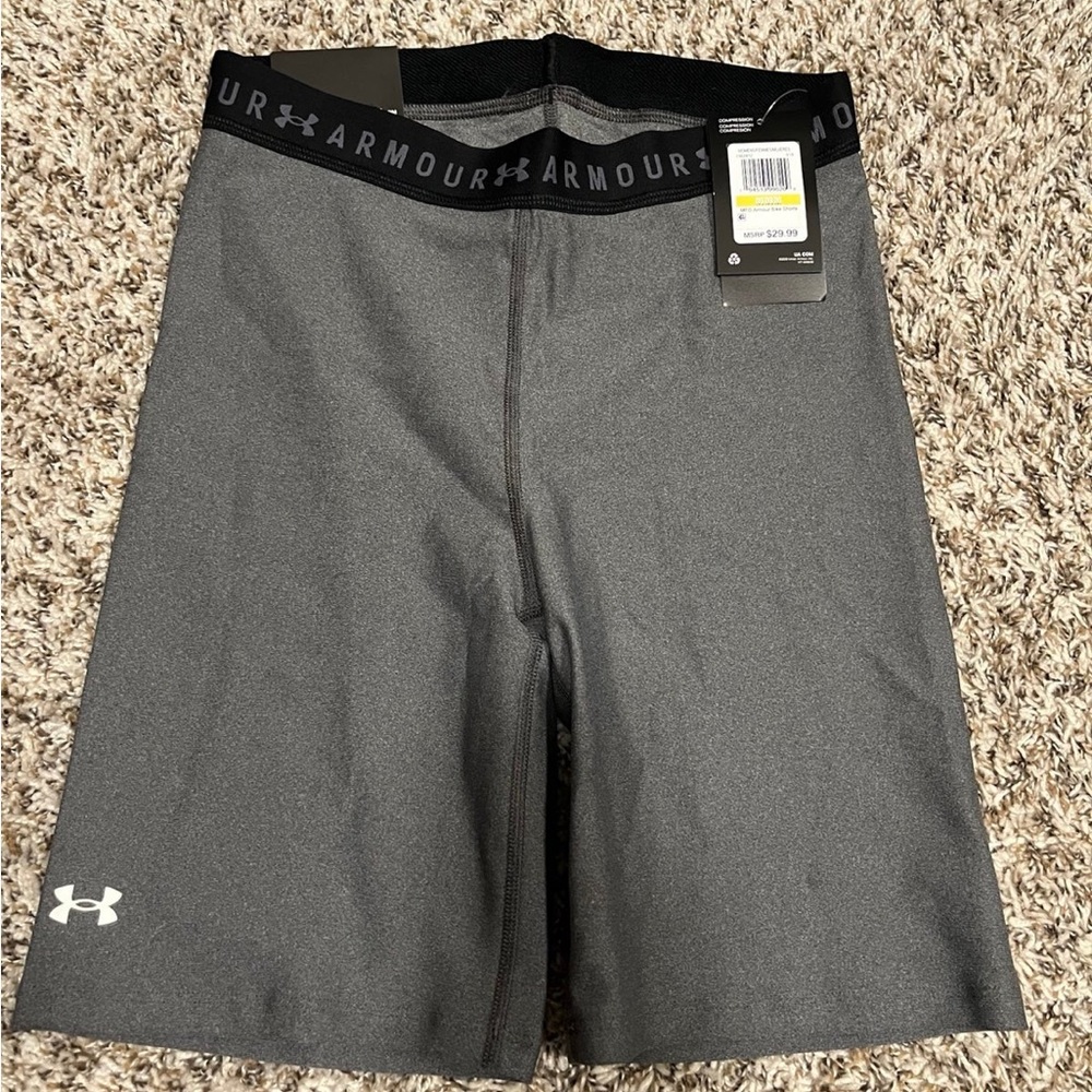 Women’s medium gray under Armour compression bike shorts